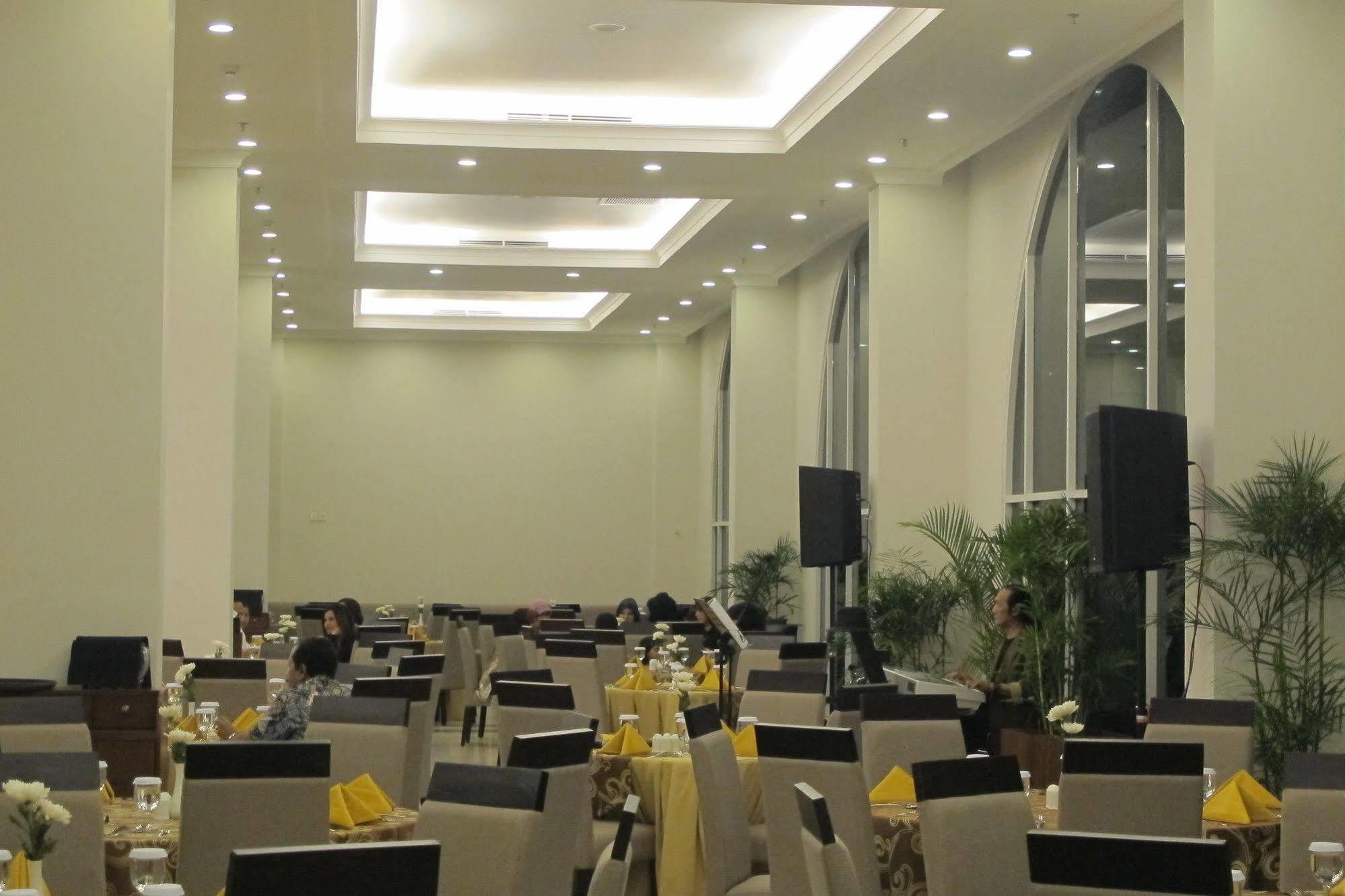 The Sahira Hotel Syariah Bogor Zewnętrze zdjęcie