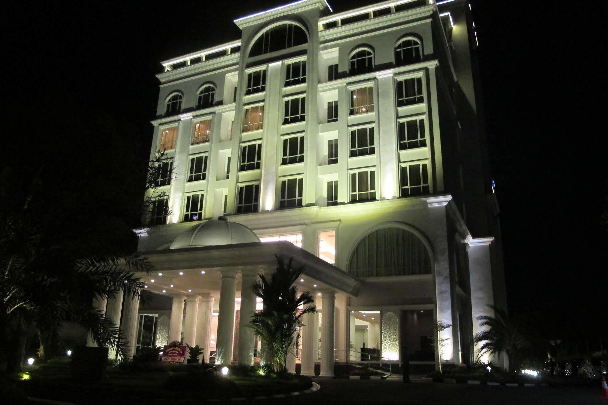 The Sahira Hotel Syariah Bogor Zewnętrze zdjęcie